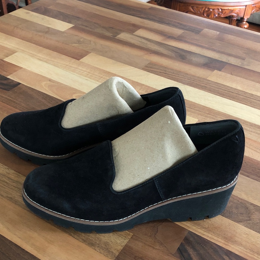 Vionic Black Suede Women's Slip-On Willa Wedge Loafers